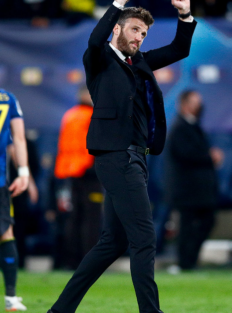 曼联假期政策调整：卡里克废除阿莫林旧规，球员迎休整契机